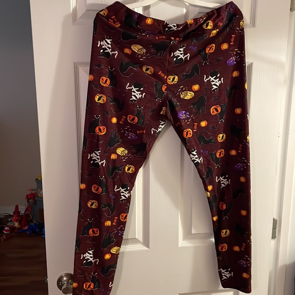 Halloween cat leggings! - Picture 4 of 4